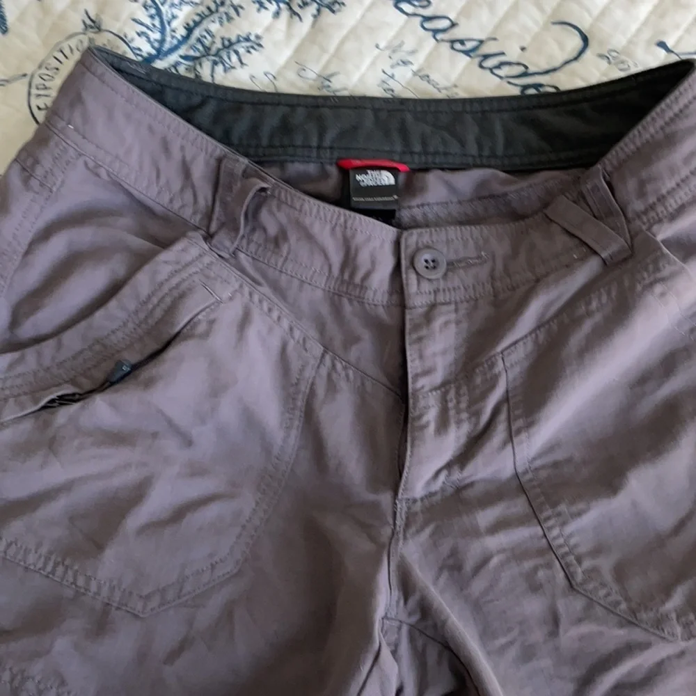 The North Face Hiking Trail Shorts Taupe Brown Gray Zip Pocket Size 8 EUC